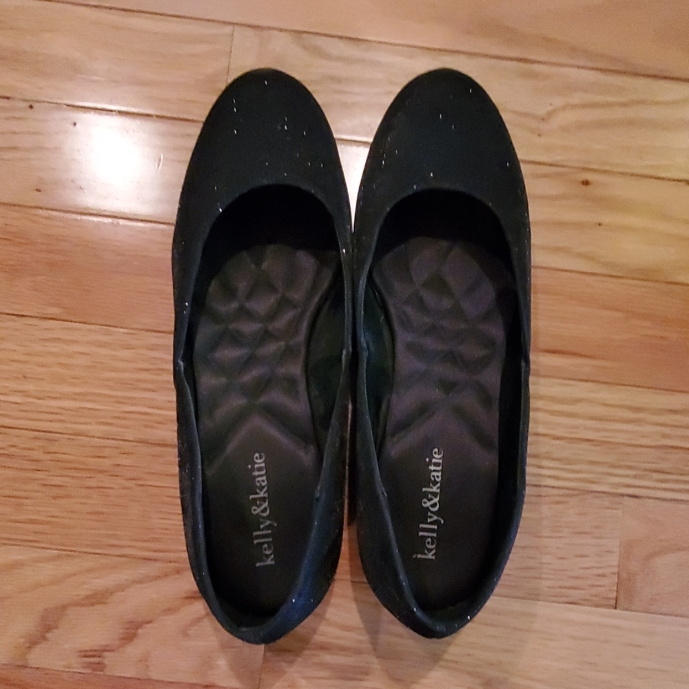 Black gitter flats